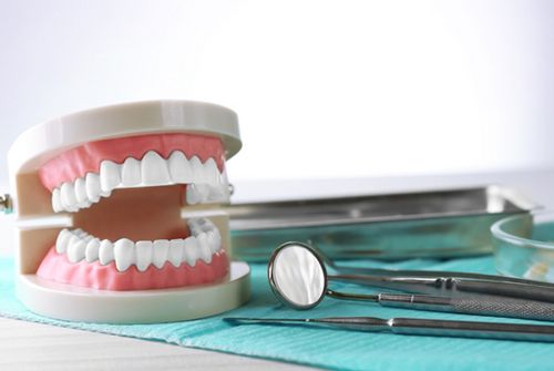 Väliaikainen proteesi: optimaalinen väliliuos, dentolo